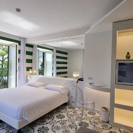 Hotel Alpha